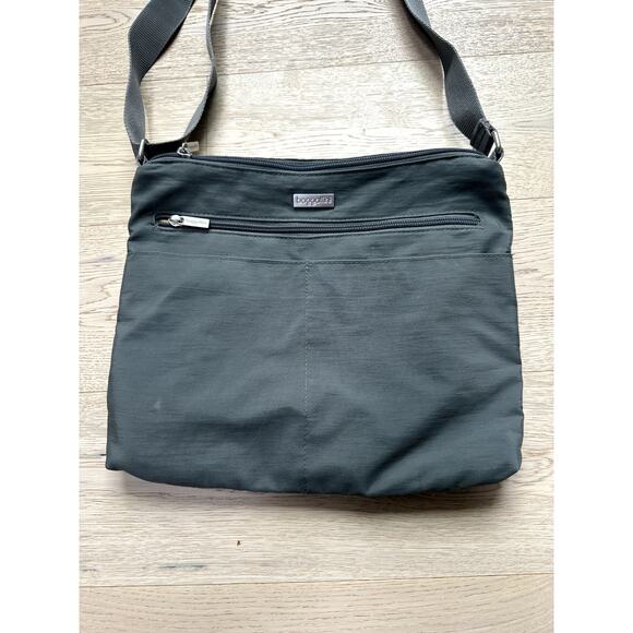 Baggallini Gray Crossbody Purse - Picture 8 of 11